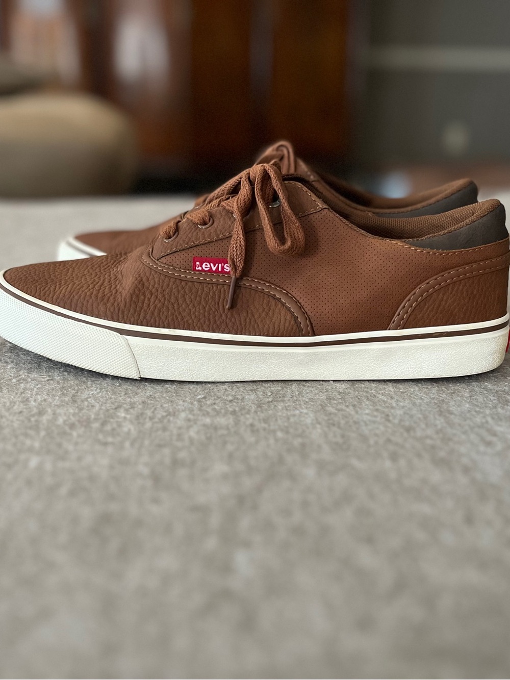 Levi’s Comfort Men’s Brown Low Top Sneakers Shoes Size 9.5